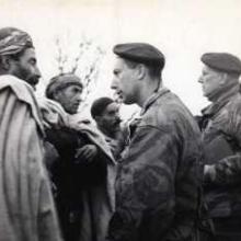 1956. François Coulet (deuxième plan, à droite) en Algérie